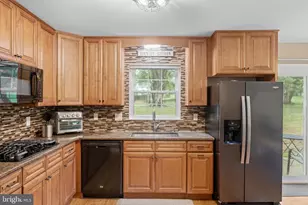 947 Dogwood Ct, Pottstown, PA 19464 - Photo 9