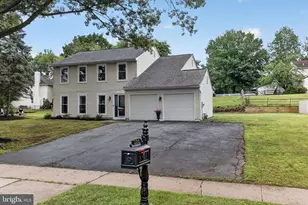 136 Bedford Ln, Lansdale, PA 19446 - Photo 1