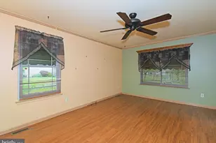 121 Anjou Ct, Telford, PA 18969 - Photo 9