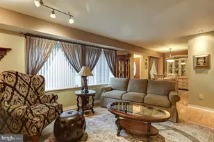 22 Fitzwatertown Rd, Willow Grove, PA 19090 - Photo 9