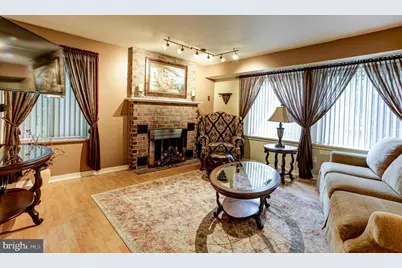 22 Fitzwatertown Road #UNIT E-11, Willow Grove, PA 19090 - Photo 5