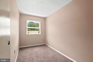 114 Meadowview Ln, Mont Clare, PA 19453 - Photo 17