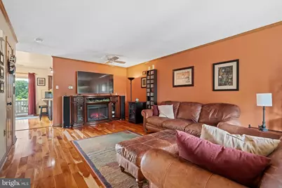 104 Hollytree Court, Pottstown, PA 19464 - Photo 7