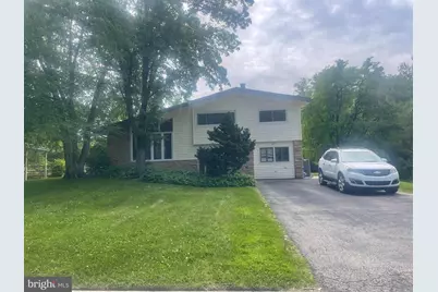 27 Camelot Drive, Plymouth Meeting, PA 19462 - Photo 1
