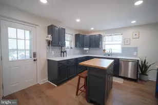 808 Bush St, Bridgeport, PA 19405 - Photo 7