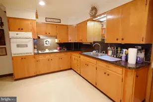 38 E 4th St, Lansdale, PA 19446 - Photo 11