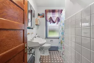 915 E Walnut St, North Wales, PA 19454 - Photo 13