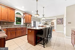 135 Burgundy Cir, Blue Bell, PA 19422 - Photo 9
