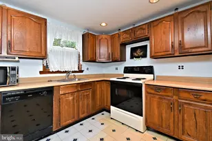 500 Burton Rd, Oreland, PA 19075 - Photo 13