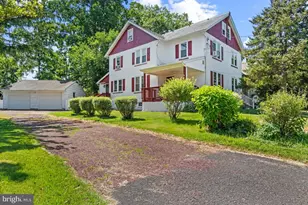 705 E Walnut St, North Wales, PA 19454 - Photo 3
