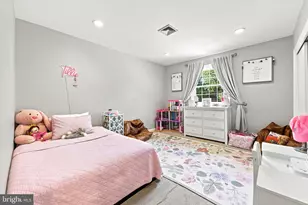 649 Midway Ln, Blue Bell, PA 19422 - Photo 15