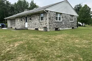 2122 Yarnall Rd, Pottstown, PA 19464 - Photo 3