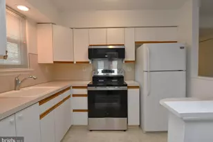 205B Cricklewood Cir, Lansdale, PA 19446 - Photo 7