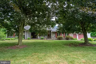 1397 Edgeview St, East Greenville, PA 18041 - Photo 3