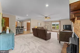 24 Hendricks Rd, Perkiomenville, PA 18074 - Photo 9