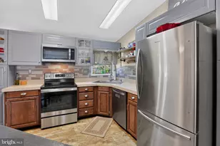 334 Cedar Dr, Green Lane, PA 18054 - Photo 9