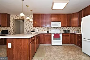 138 Arbour Ct, North Wales, PA 19454 - Photo 9