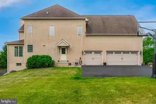 587 Woodview Ln, Harleysville, PA 19438 - Photo 5