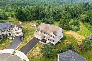 1100 Autumnview Ln, Pottstown, PA 19464 - Photo 5