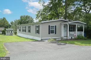 605 Willow Dr, Green Lane, PA 18054 - Photo 1
