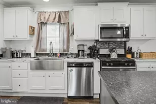 605 Willow Dr, Green Lane, PA 18054 - Photo 9