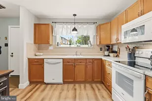 146 Larchwood Ct, Collegeville, PA 19426 - Photo 11