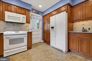 2125 Berry Dr, Hatfield, PA 19440 - Photo 11
