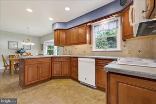 2125 Berry Dr, Hatfield, PA 19440 - Photo 13