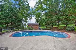 1341 Meadowview Dr, Pottstown, PA 19464 - Photo 45