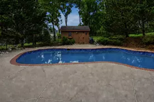 1341 Meadowview Dr, Pottstown, PA 19464 - Photo 3
