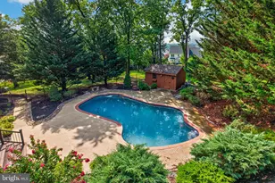 1341 Meadowview Dr, Pottstown, PA 19464 - Photo 5