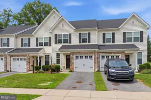 405 Sweet Bay Ln, Norristown, PA 19403 - Photo 3