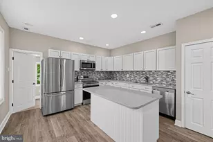 927 Spring Mill Ave, Conshohocken, PA 19428 - Photo 3