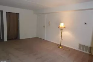 25 Hatters Ct, Hatboro, PA 19040 - Photo 3