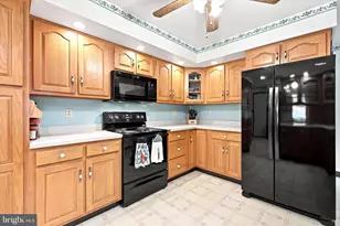 360 Oak Dr, Harleysville, PA 19438 - Photo 9