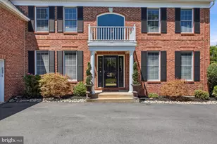 205 Hazeltine Cir, Blue Bell, PA 19422 - Photo 3