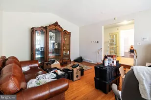 7942 Oak Hill Dr, Cheltenham, PA 19012 - Photo 3