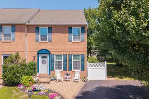 118 Abbey Ln, Telford, PA 18969 - Photo 3