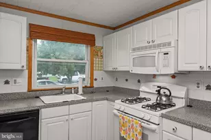 1820 Pine St, Norristown, PA 19401 - Photo 11