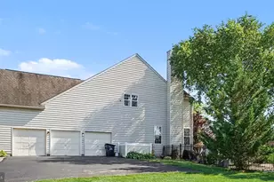 2011 Willowwood Dr, Royersford, PA 19468 - Photo 5