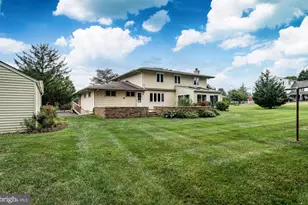 1381 Sumneytown Pike, Lansdale, PA 19446 - Photo 41