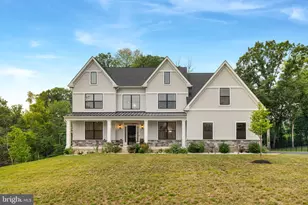 1045 Oak Ridge Dr, Horsham, PA 19044 - Photo 3