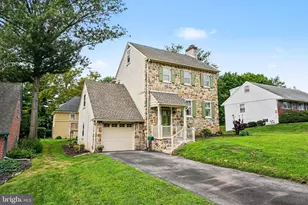 22 Carriage Ln, Norristown, PA 19401 - Photo 3