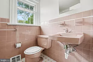 22 Carriage Ln, Norristown, PA 19401 - Photo 35
