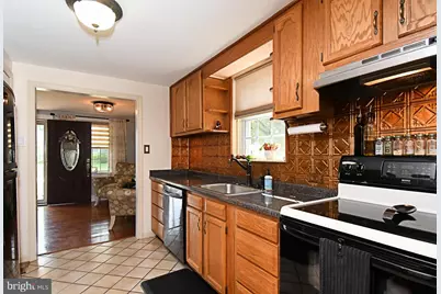 1031 Cardinal Road, Norristown, PA 19403 - Photo 17