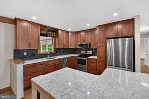 2161 Hollyberry Ct, Pottstown, PA 19464 - Photo 7
