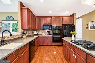 404 Maple Glen Cir, Schwenksville, PA 19473 - Photo 5