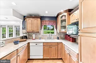733 S Park Ave, Audubon, PA 19403 - Photo 11