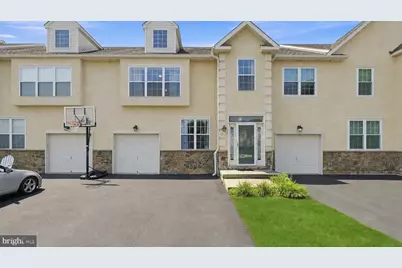 381 Manor Circle, Harleysville, PA 19438 - Photo 1