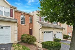 917 Carrington Dr, Red Hill, PA 18076 - Photo 1